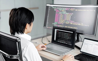 武汉 ,php声明和调用变量的符号是什么？